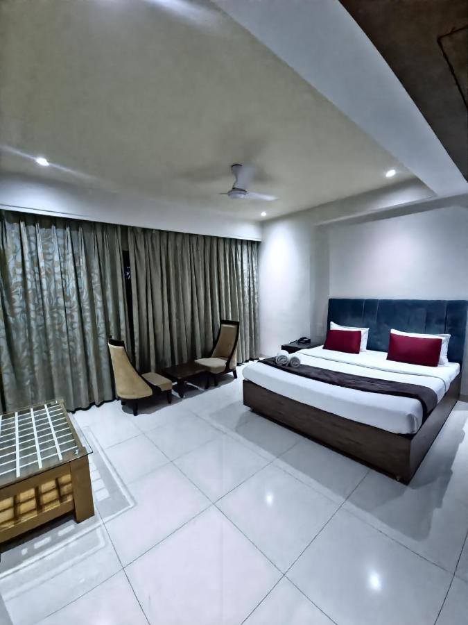 Hotel City Heart Shirdi Luaran gambar