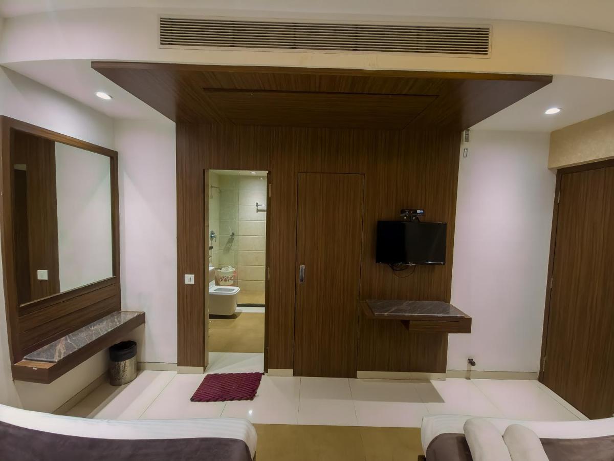 Hotel City Heart Shirdi Luaran gambar