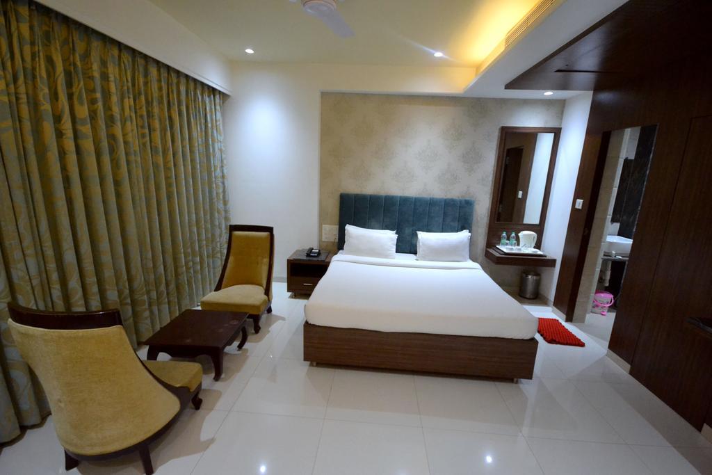 Hotel City Heart Shirdi Luaran gambar