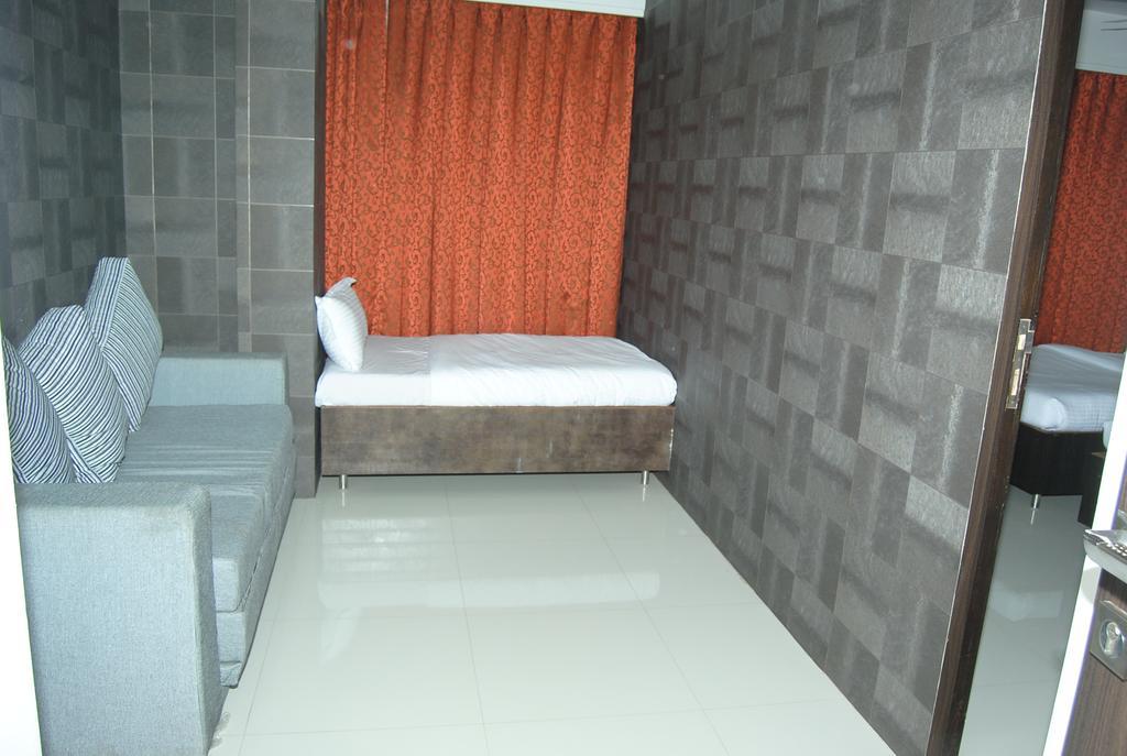 Hotel City Heart Shirdi Luaran gambar