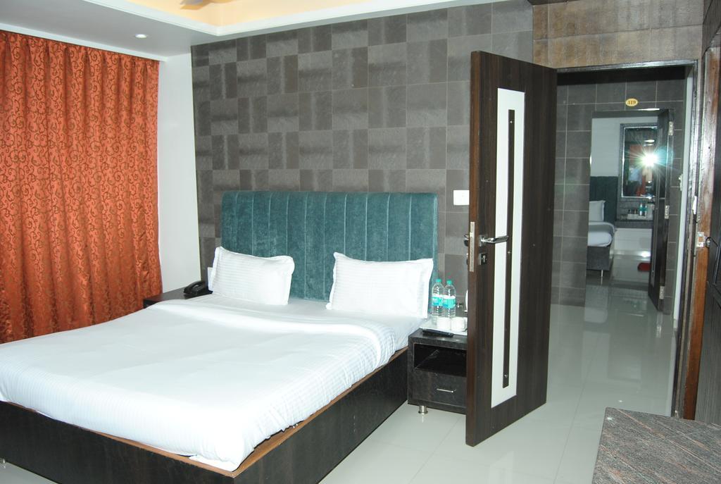 Hotel City Heart Shirdi Luaran gambar