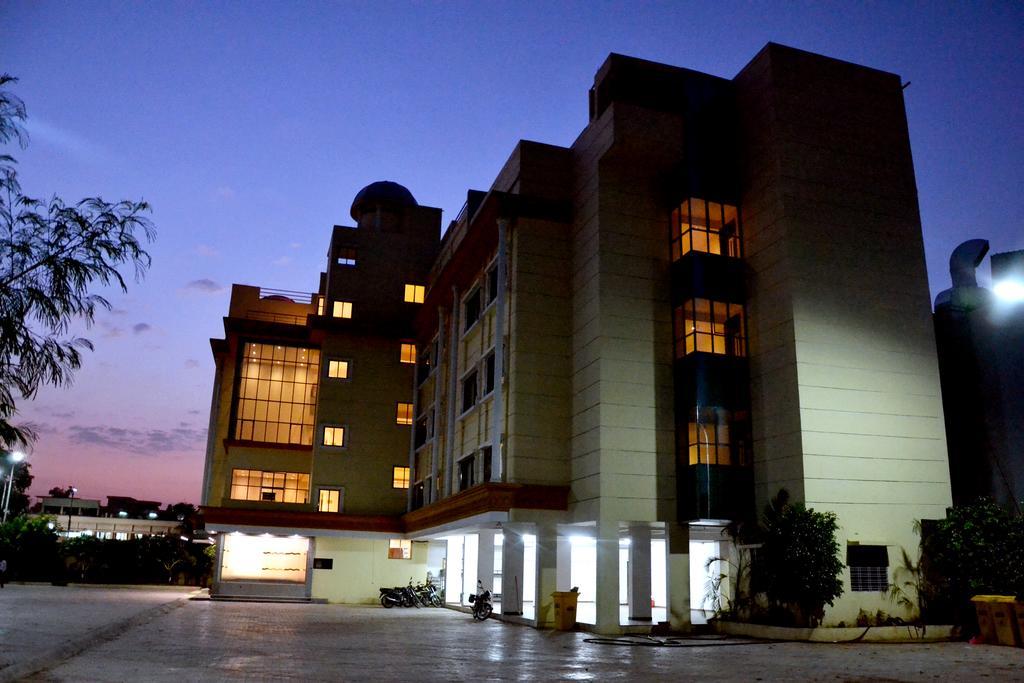 Hotel City Heart Shirdi Luaran gambar